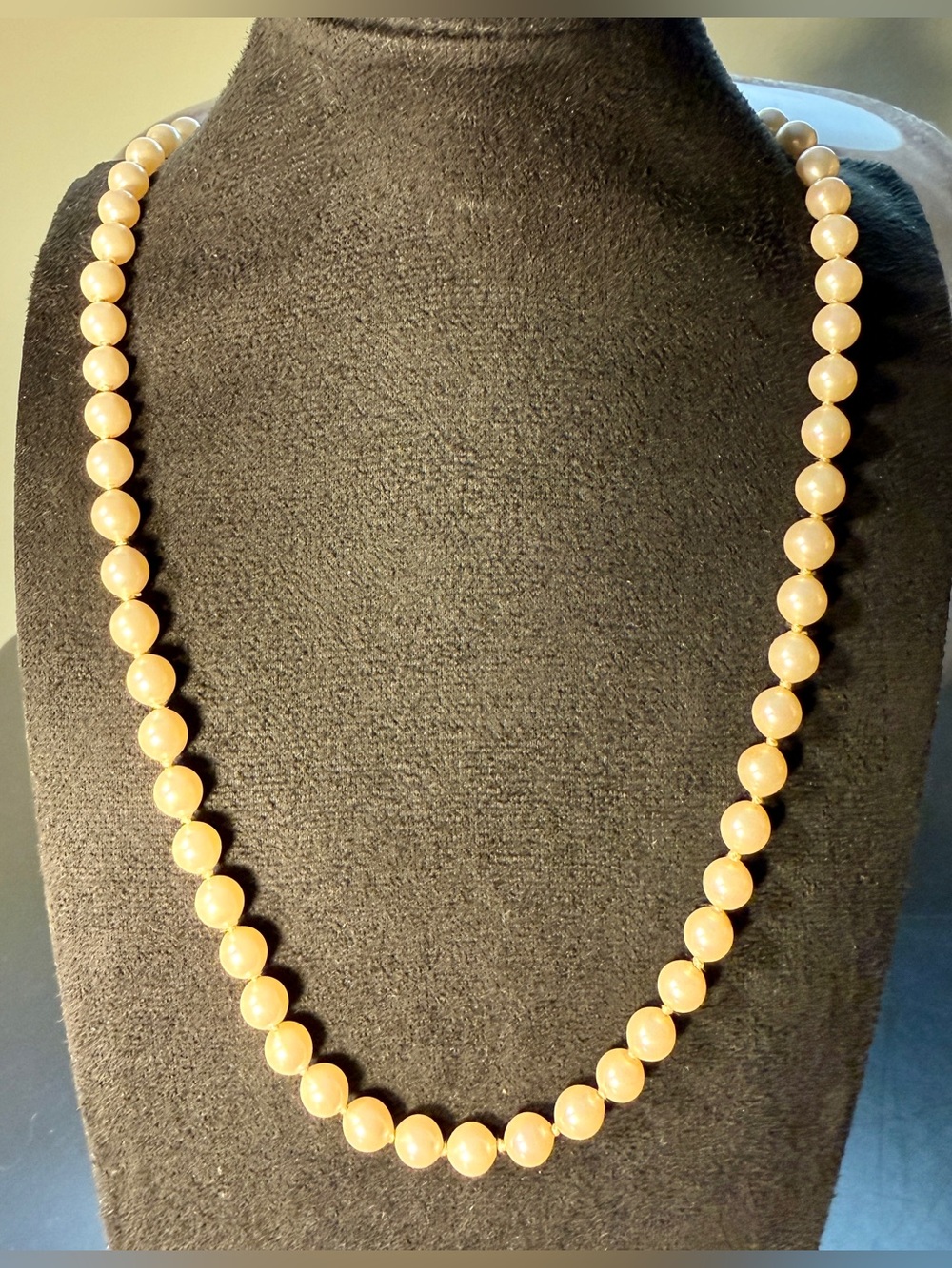 Vintage Mid Century Faux Ivory Pearl Necklace